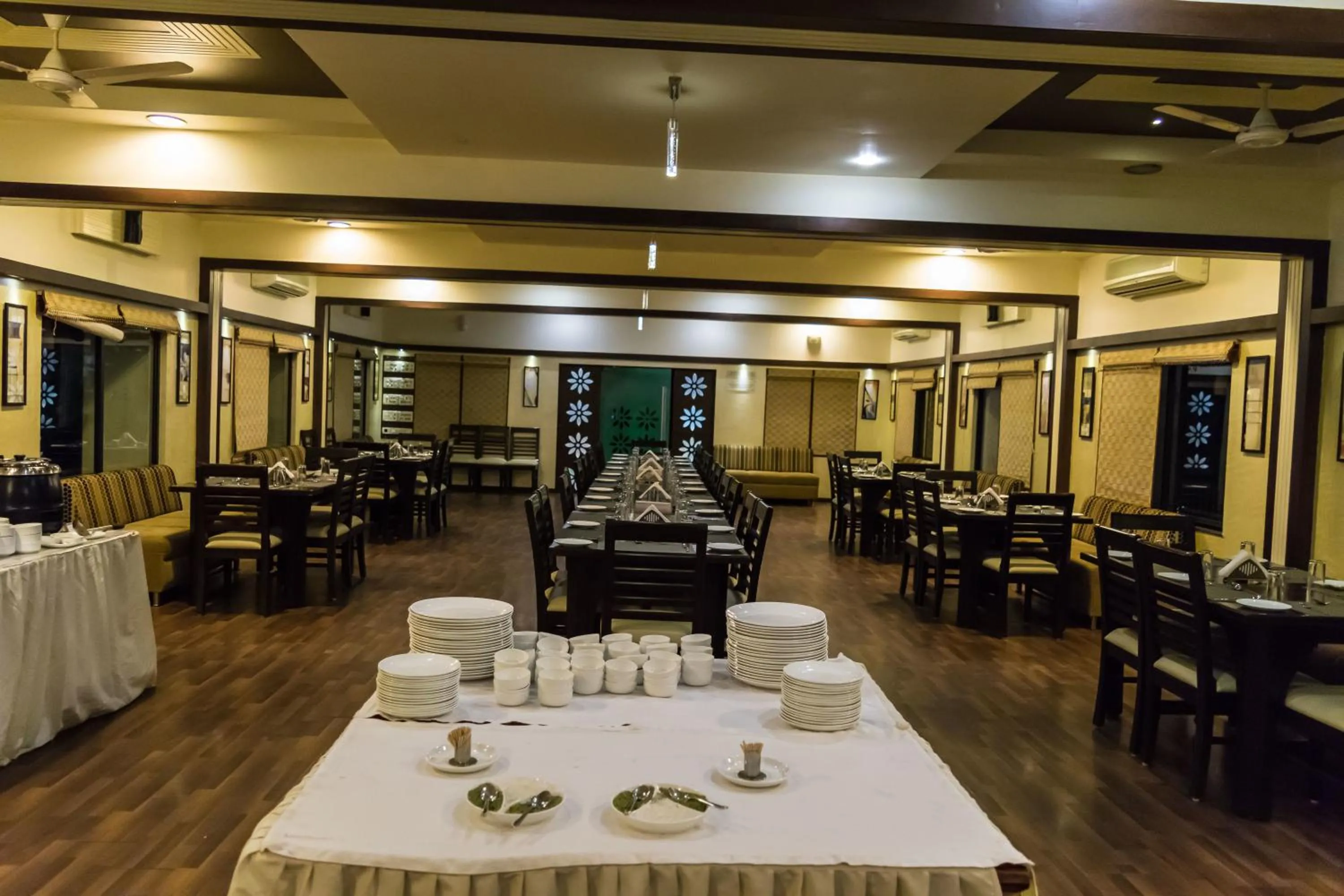 Restaurant/places to eat in Amidhara Resort