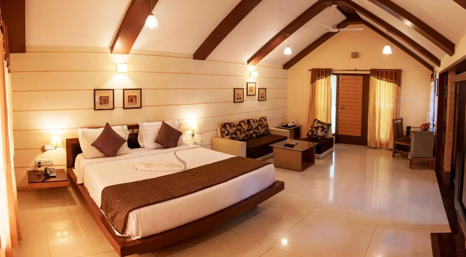 TV and multimedia, Bed in Amidhara Resort