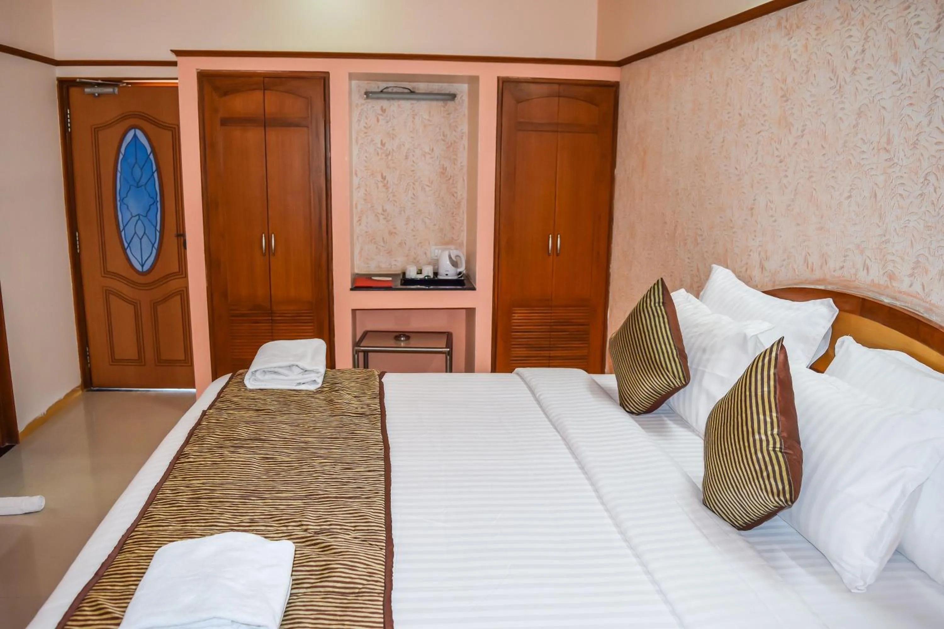 Photo of the whole room, Bed in Amidhara Resort