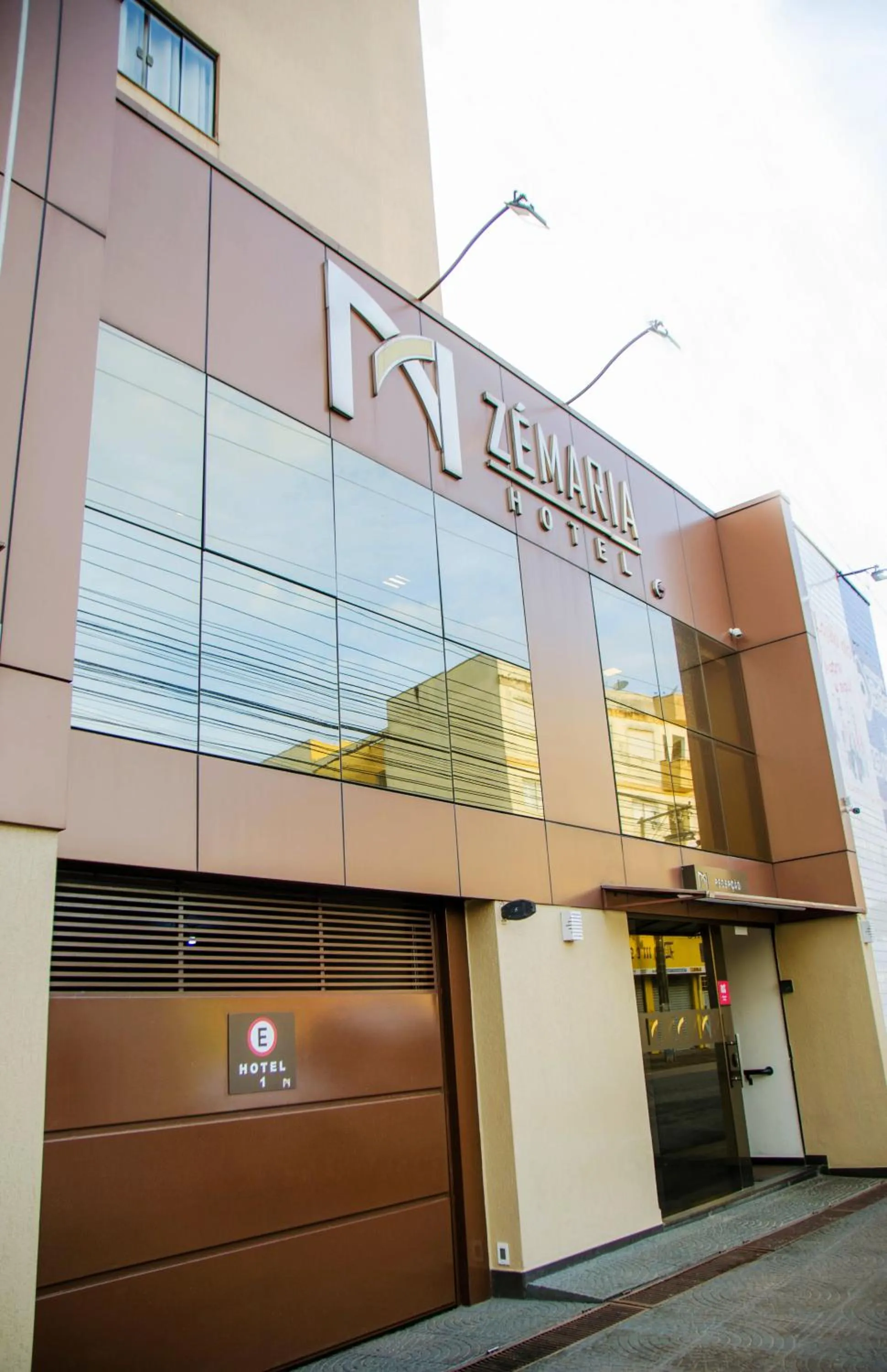 Property building in Hotel Zé Maria