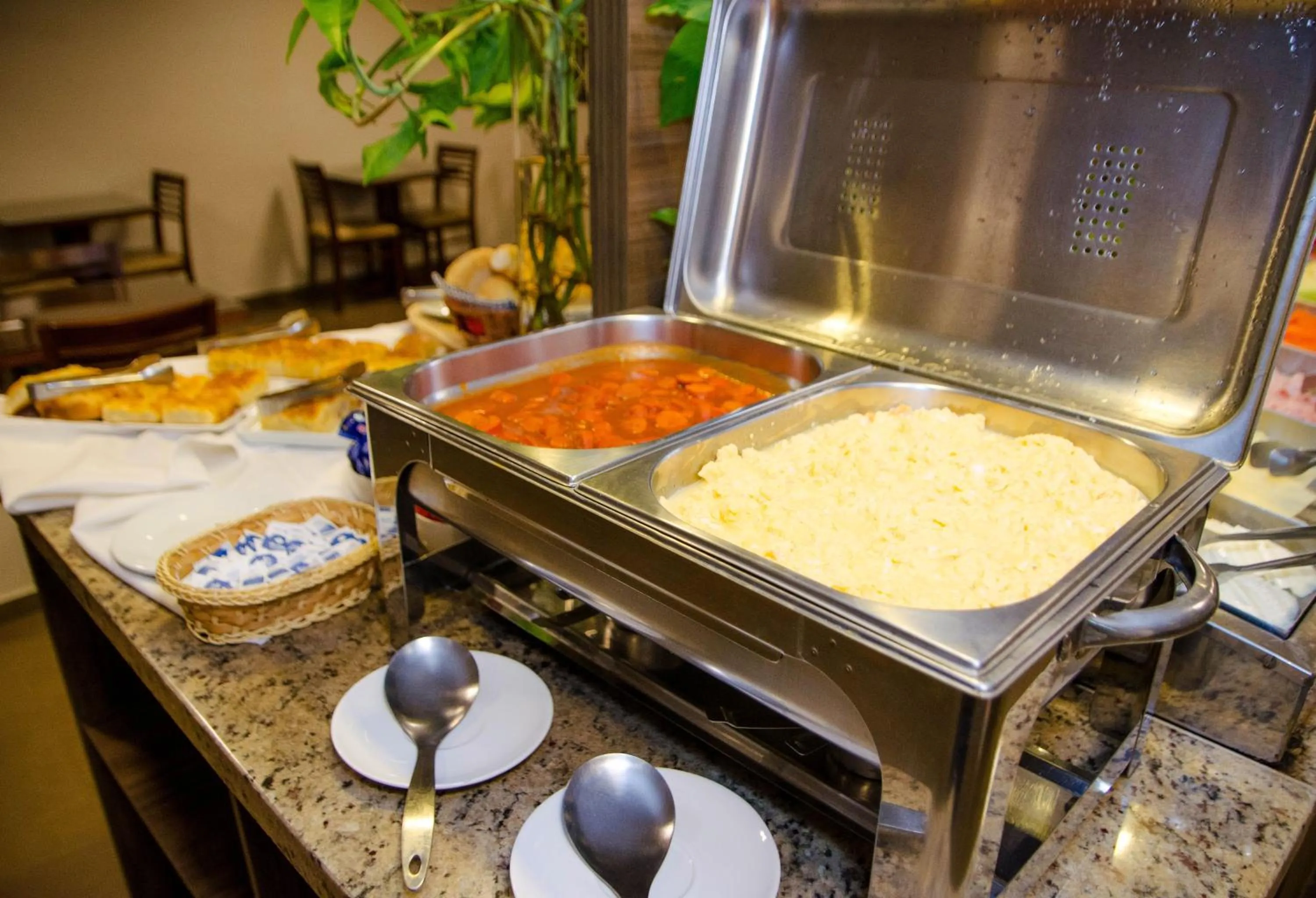 Buffet breakfast in Hotel Zé Maria