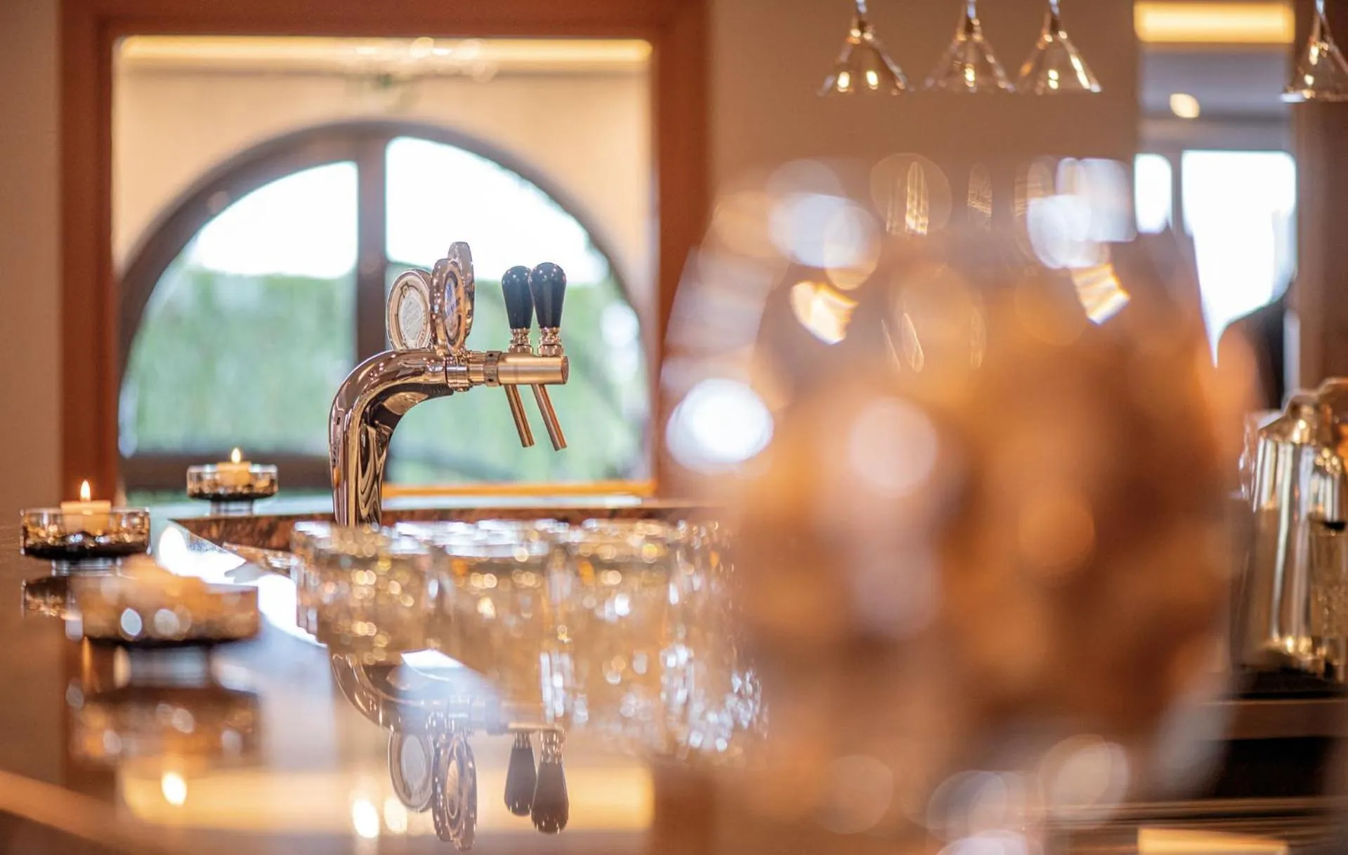 Lounge or bar in Hotel DAS ROYAL in Obereggen