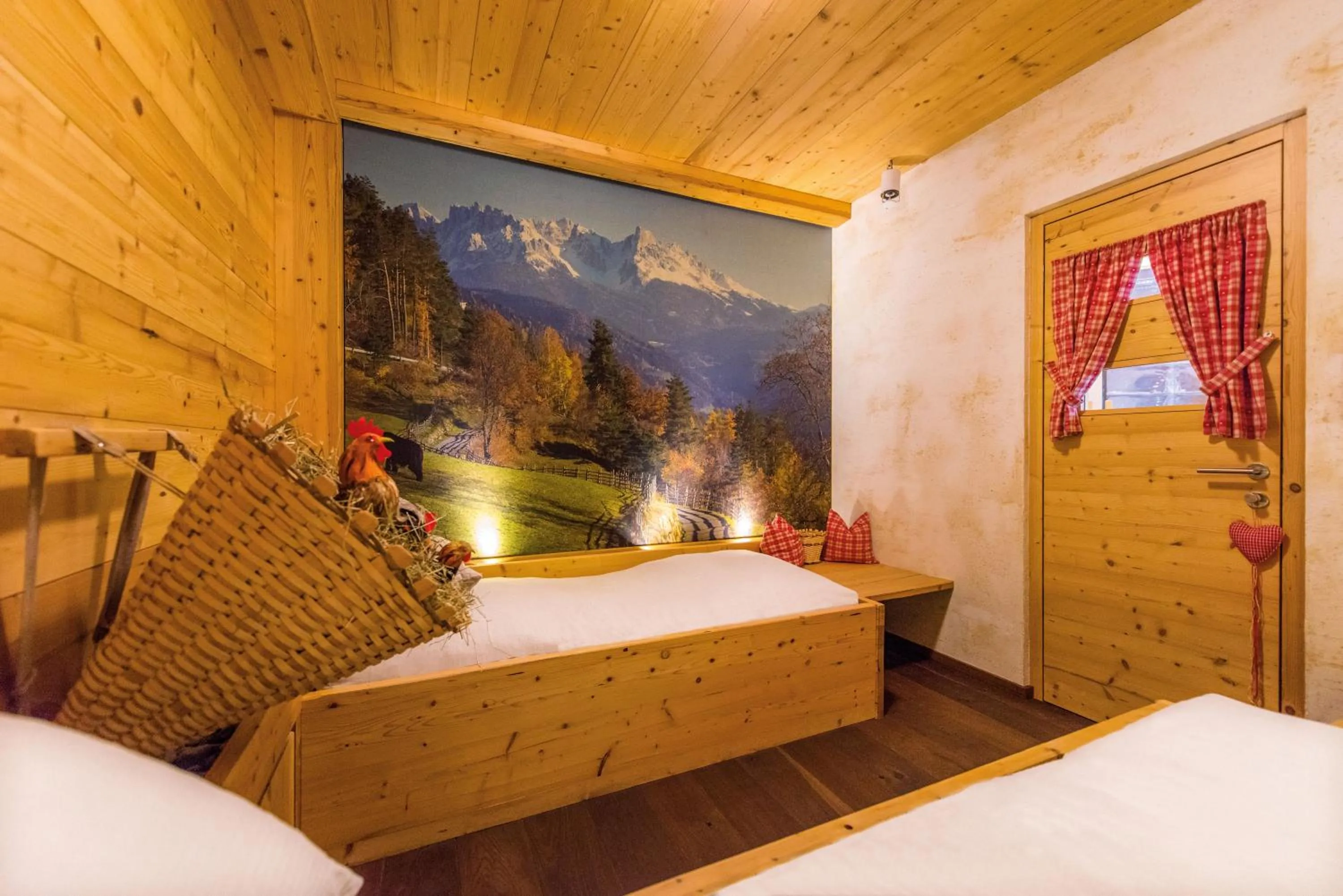 Spa and wellness centre/facilities, Bed in Hotel DAS ROYAL in Obereggen