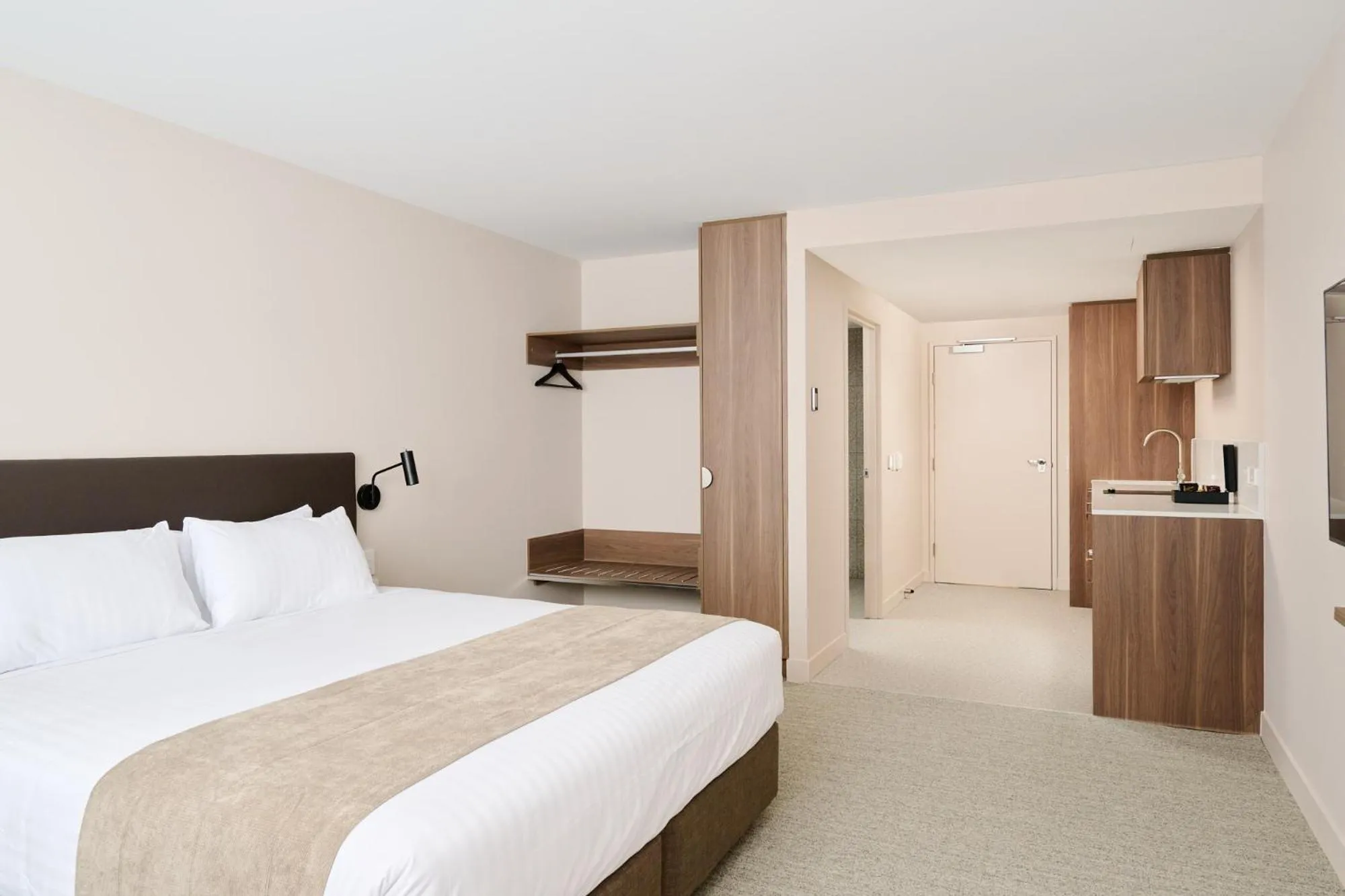 Bedroom, Bed in Abode Phillip