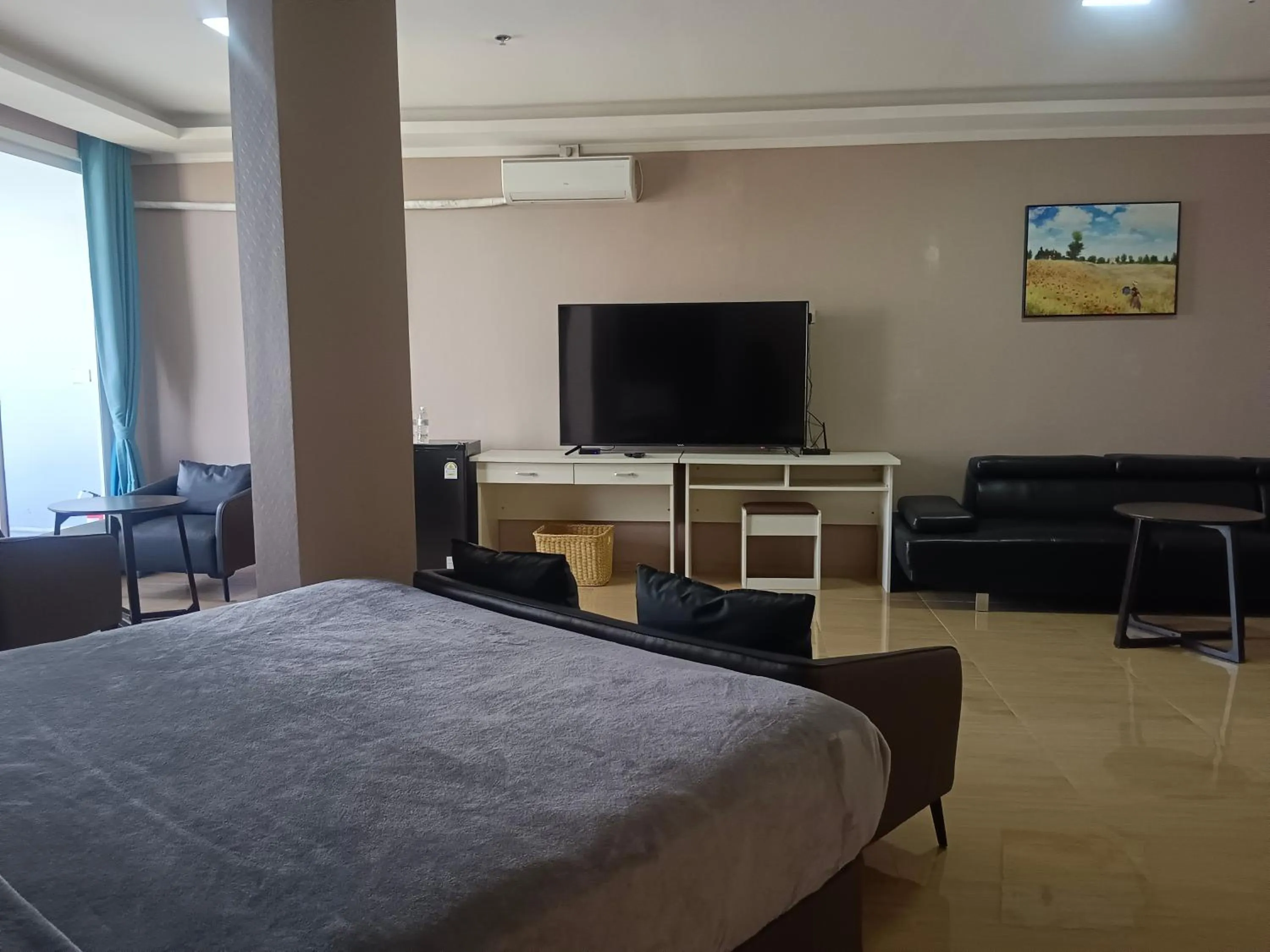 Blue Hotel and Resort