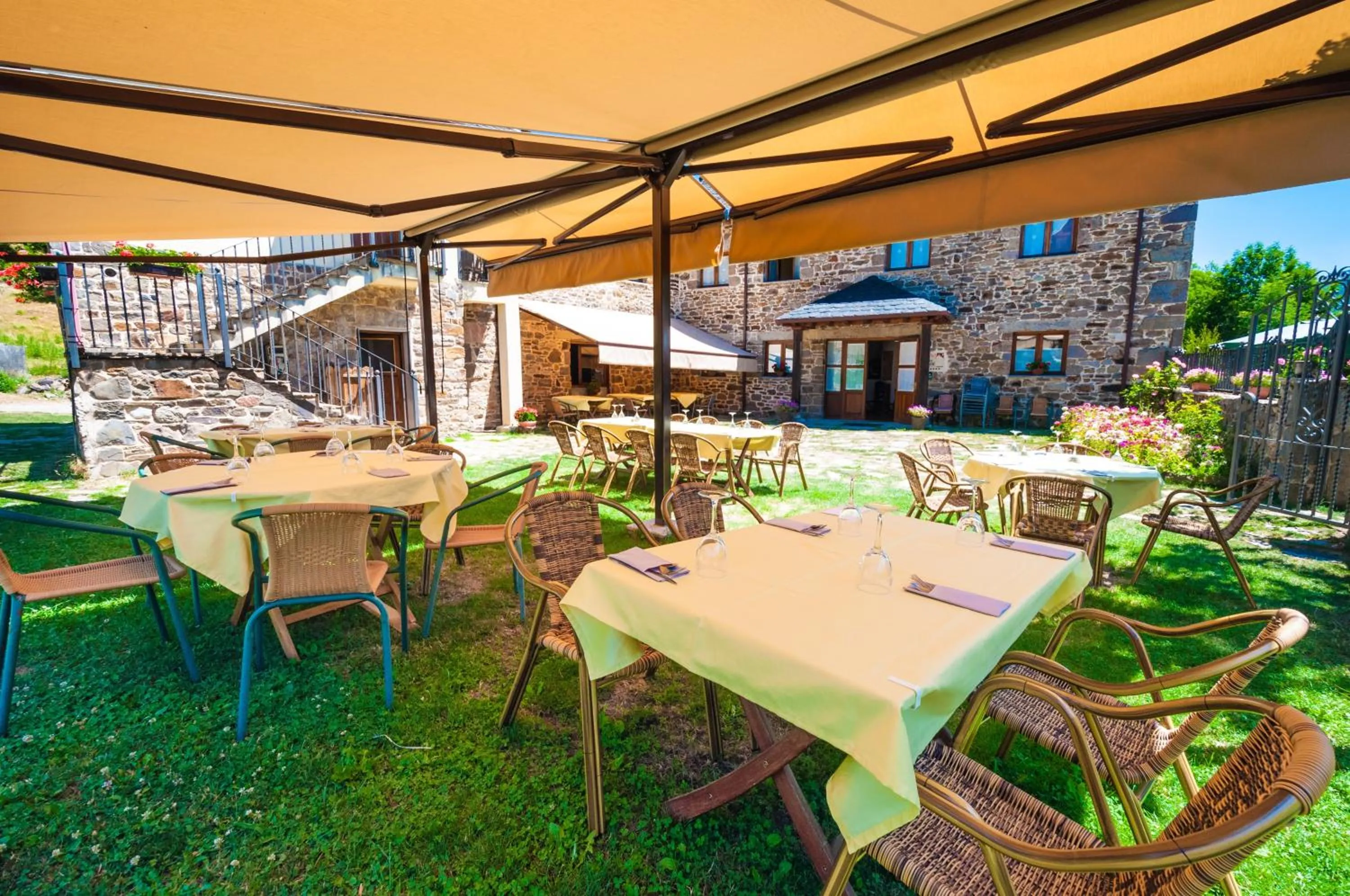 Restaurant/places to eat in Hotel Rural La Bolera