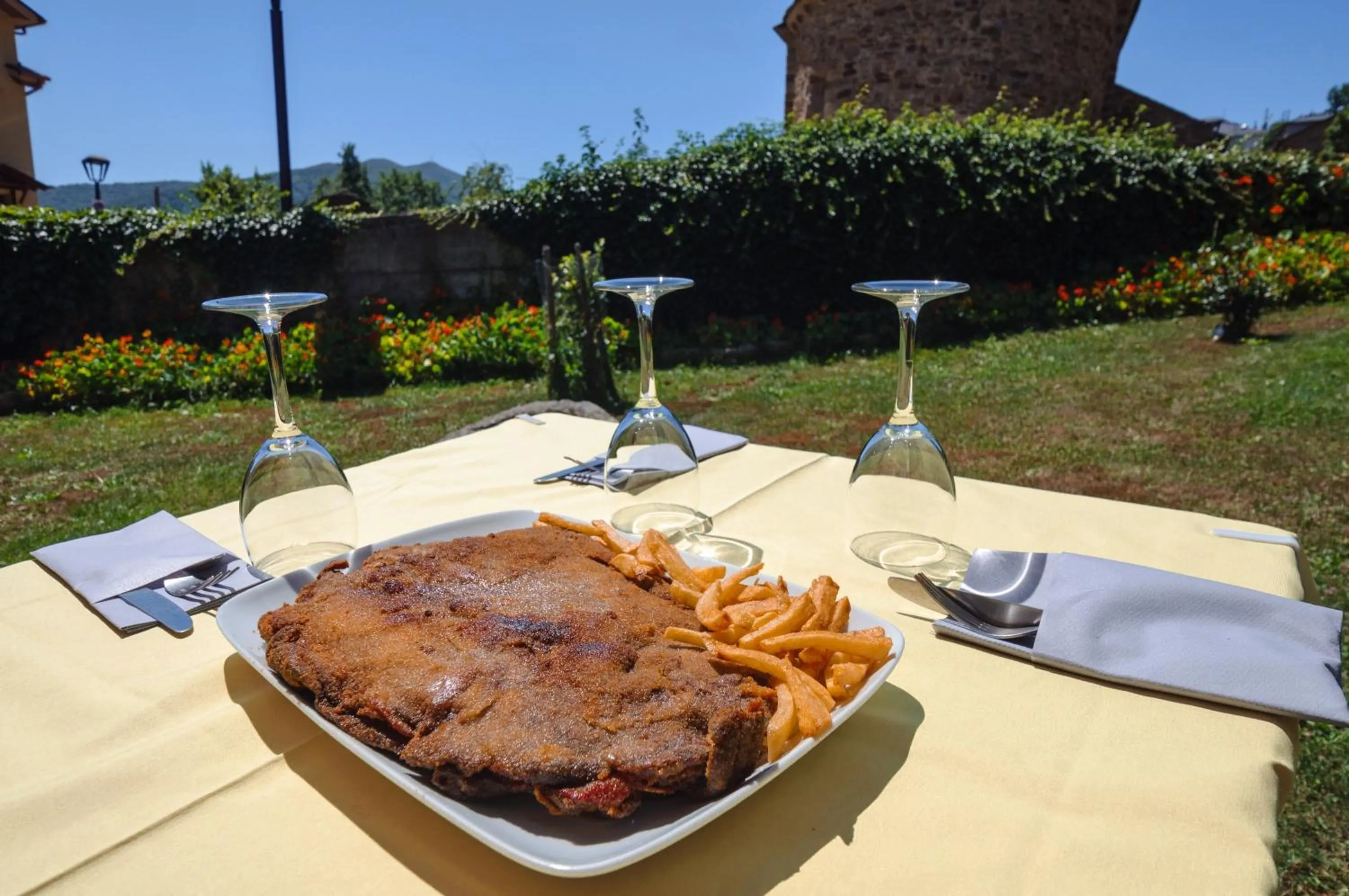 Restaurant/places to eat in Hotel Rural La Bolera