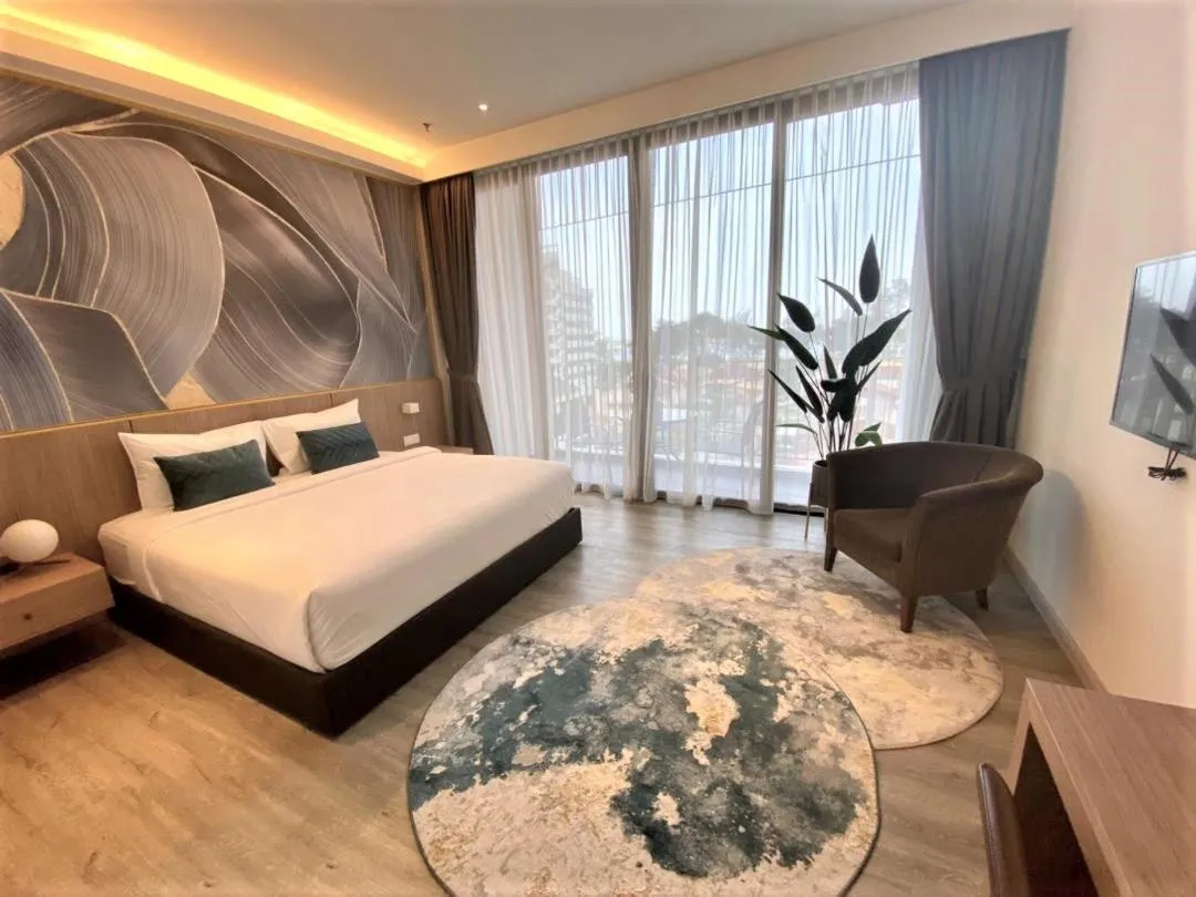 Bedroom, Bed in Corner Club Penang