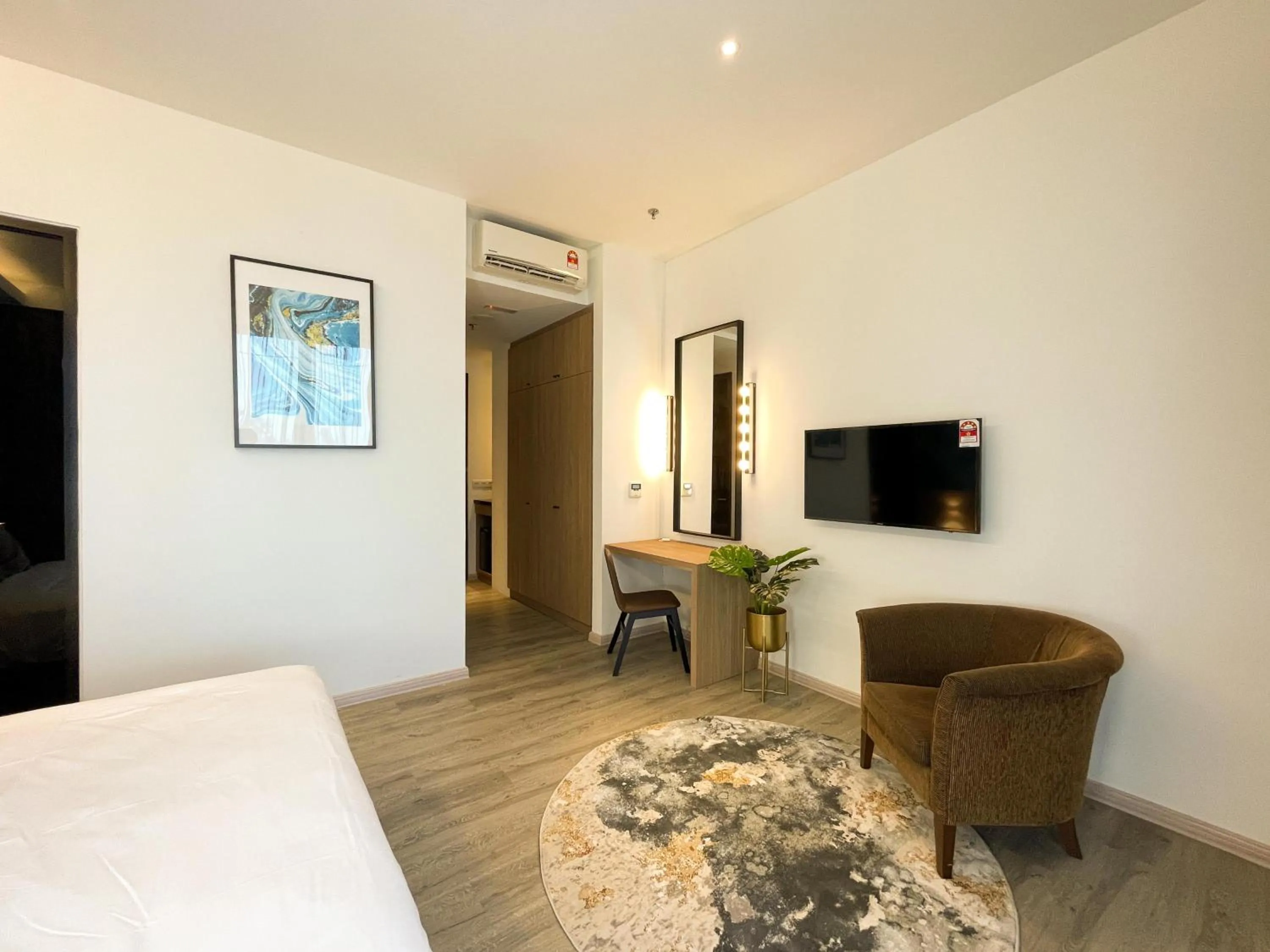 Photo of the whole room, Bed in Corner Club Penang