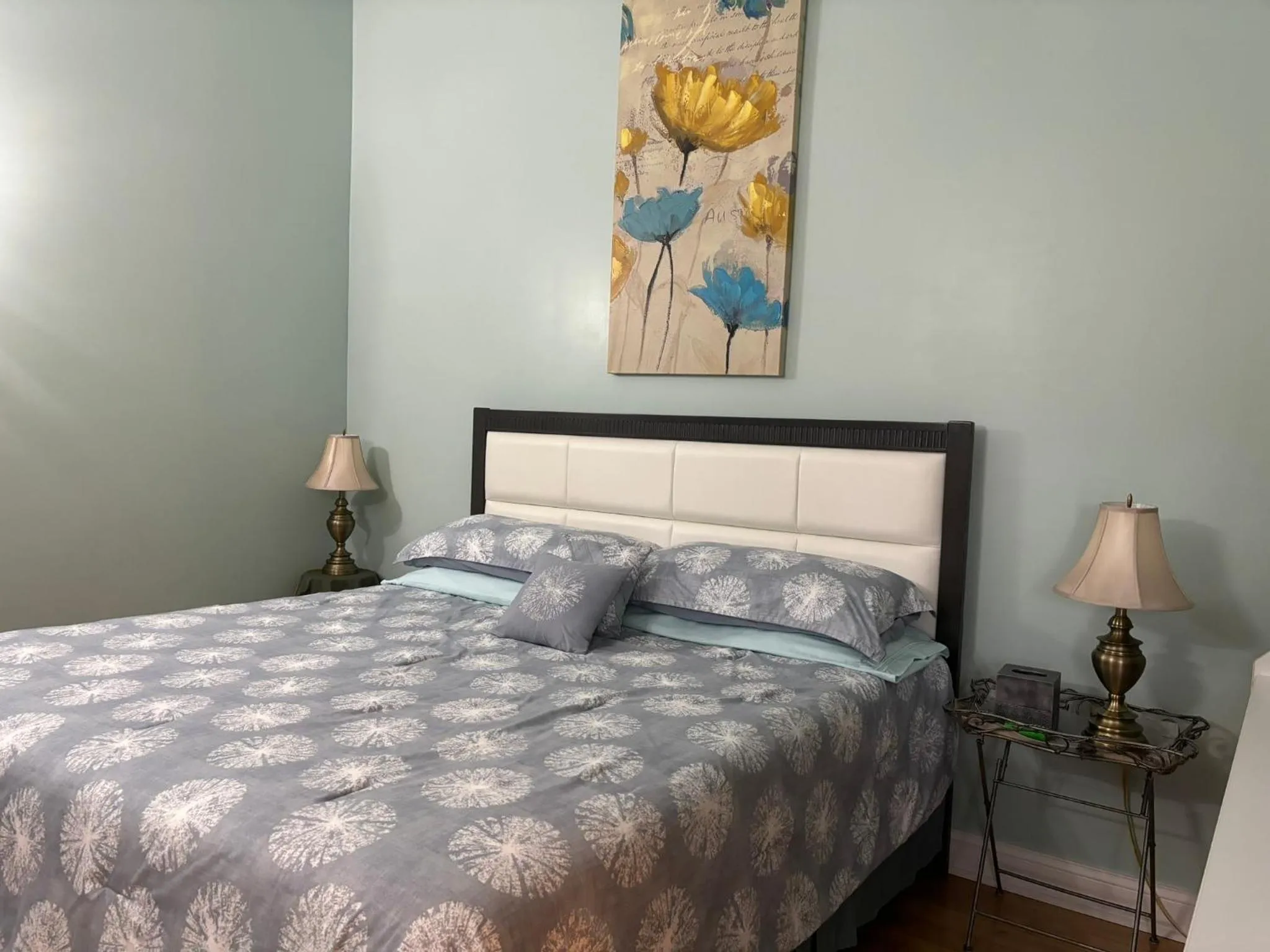 Bed in Inn on the Harbour