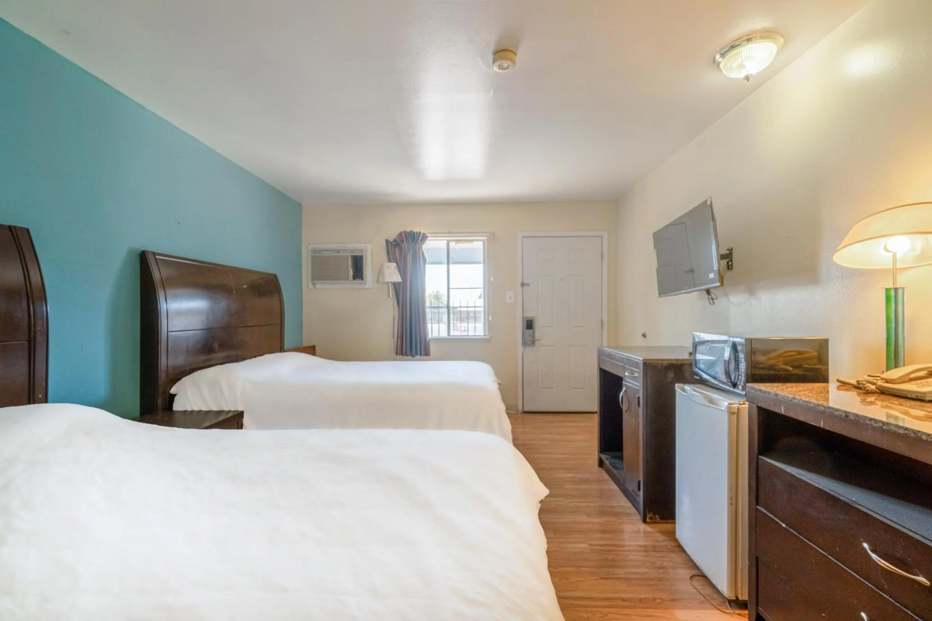 Bedroom, Bed in American Inn by OYO Colorado City I-20