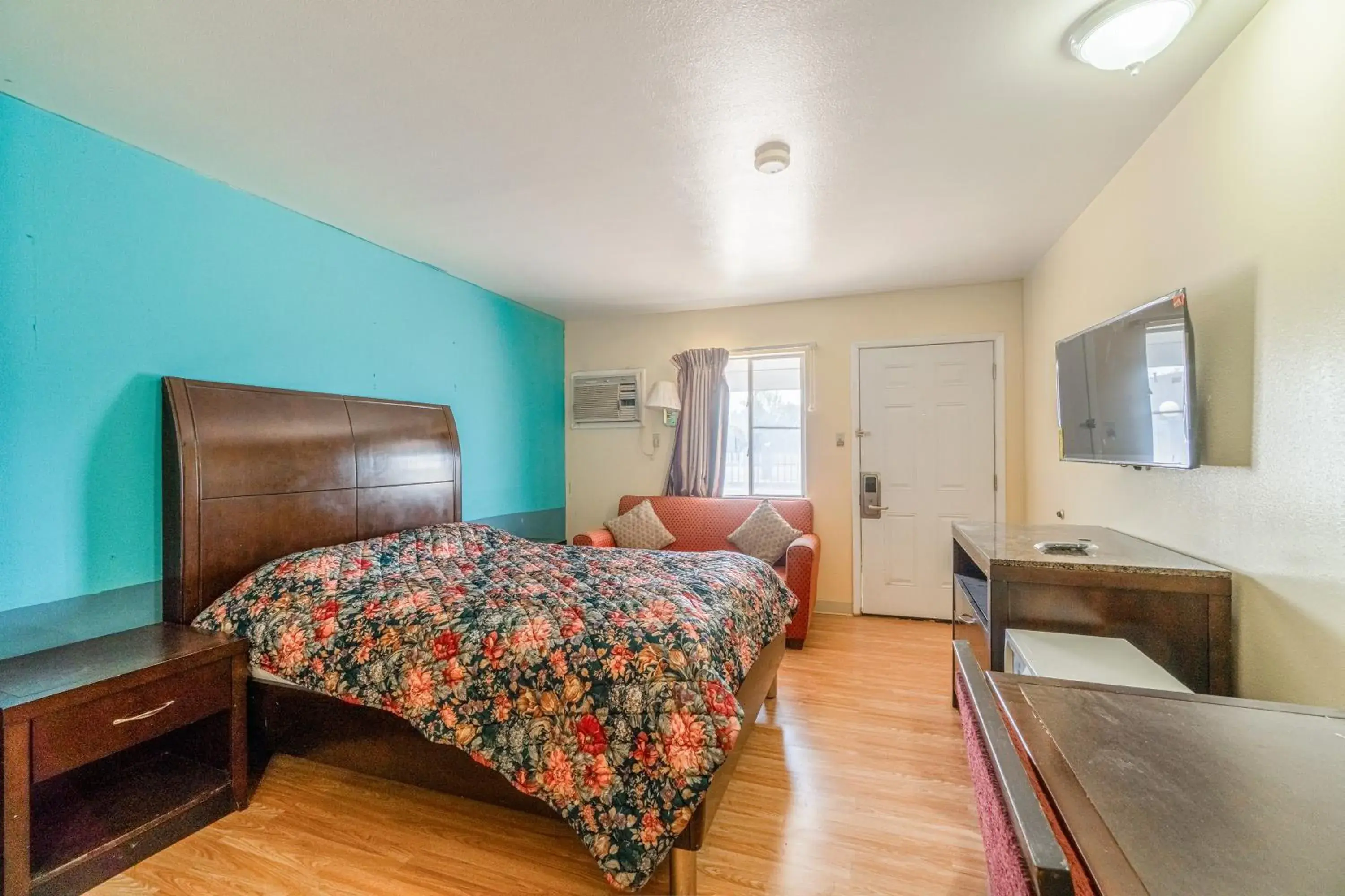 Queen Room in American Inn by OYO Colorado City I-20 Queen Room in American Inn by OYO Colorado City I-20