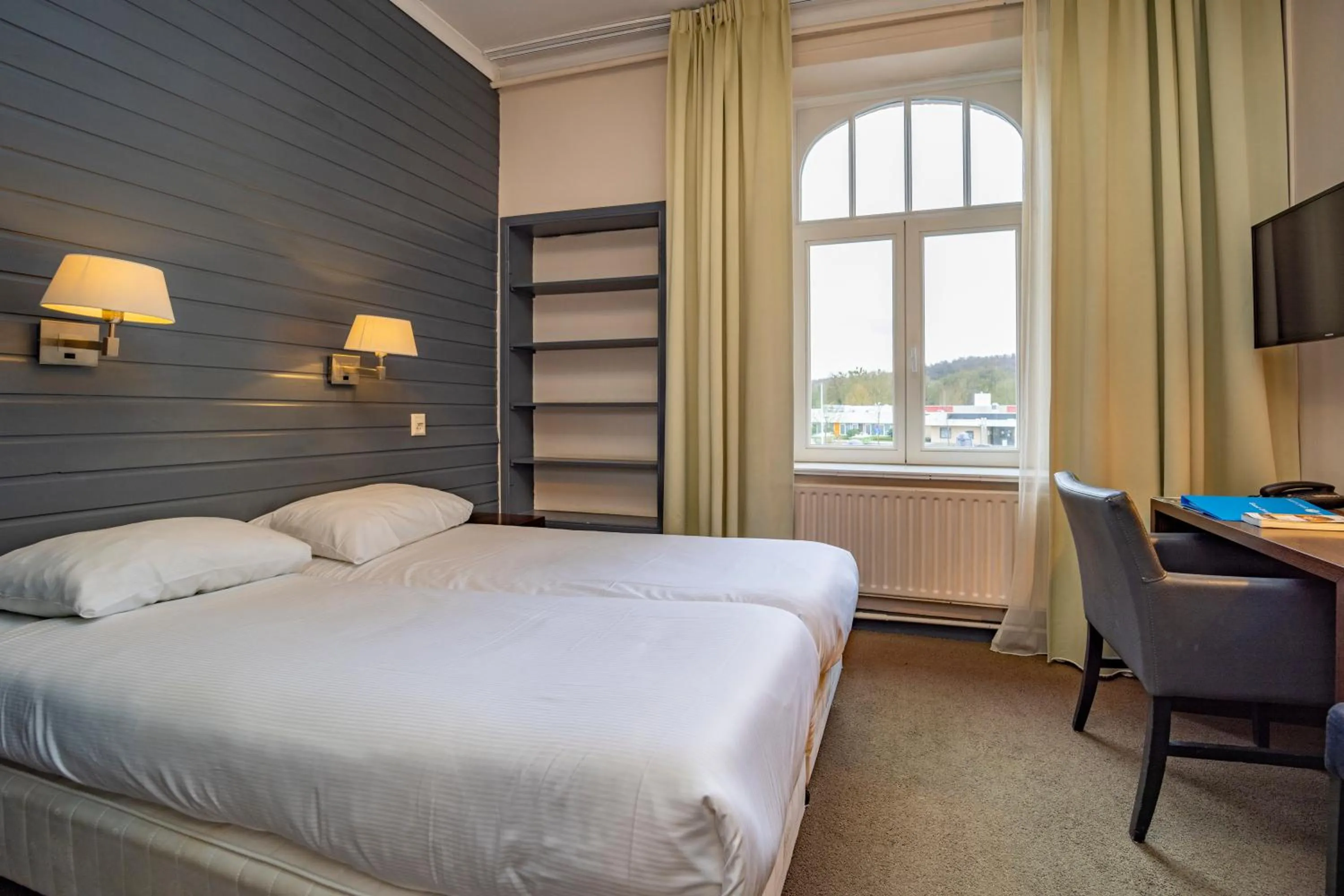 Bedroom, Bed in Fletcher Hotel Restaurant De Geulvallei