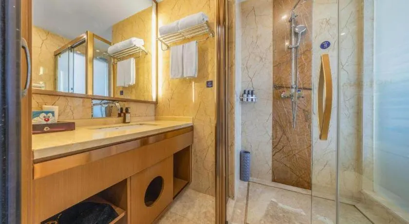 Madison Hotel Weihai Railway Station