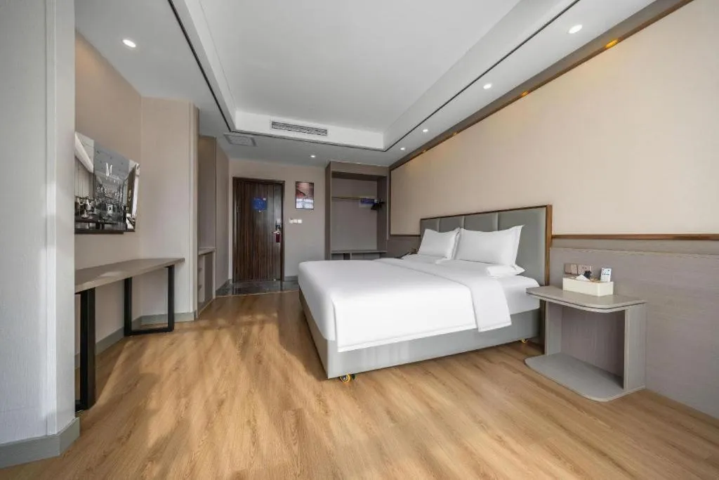 Madison Hotel Weihai Railway Station