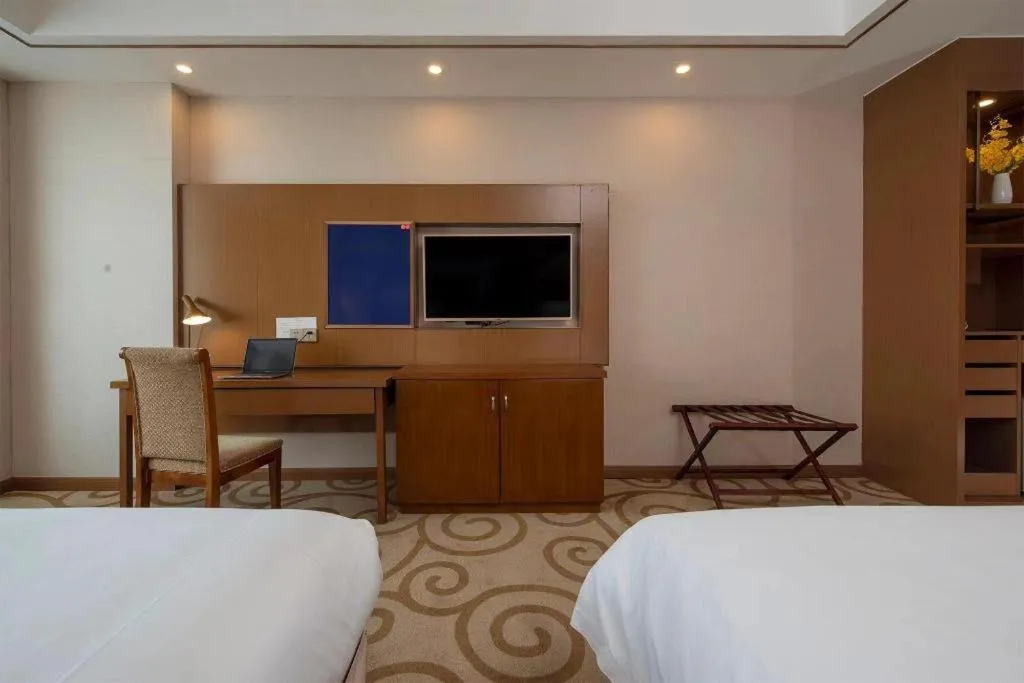 Madison Hotel Weihai Railway Station