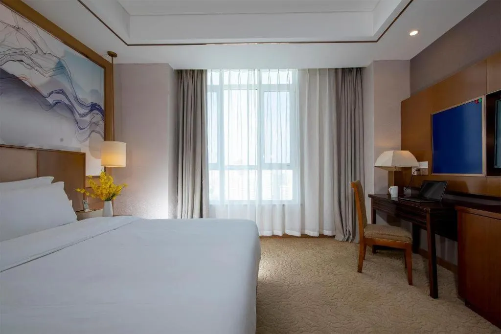 Madison Hotel Weihai Railway Station