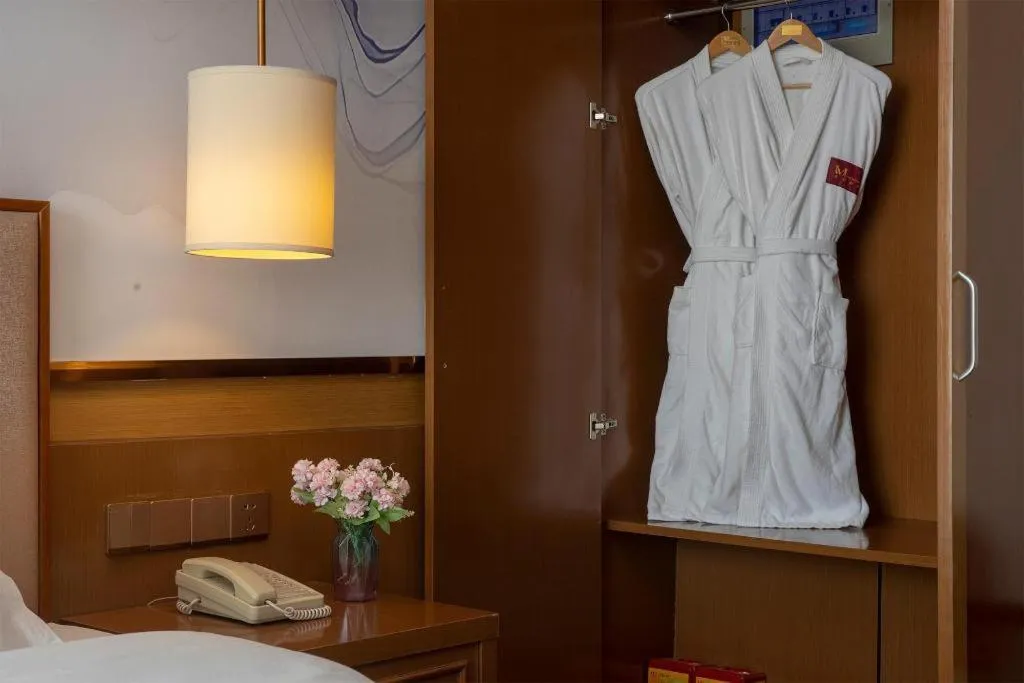 Madison Hotel Weihai Railway Station