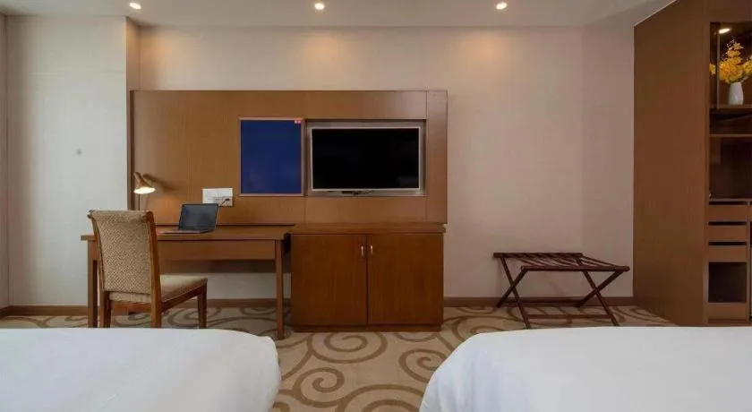 Madison Hotel Weihai Railway Station