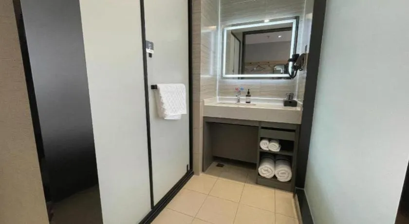 Thank Hotel Shandong Linyii Pingyi County Commerce and Trade City