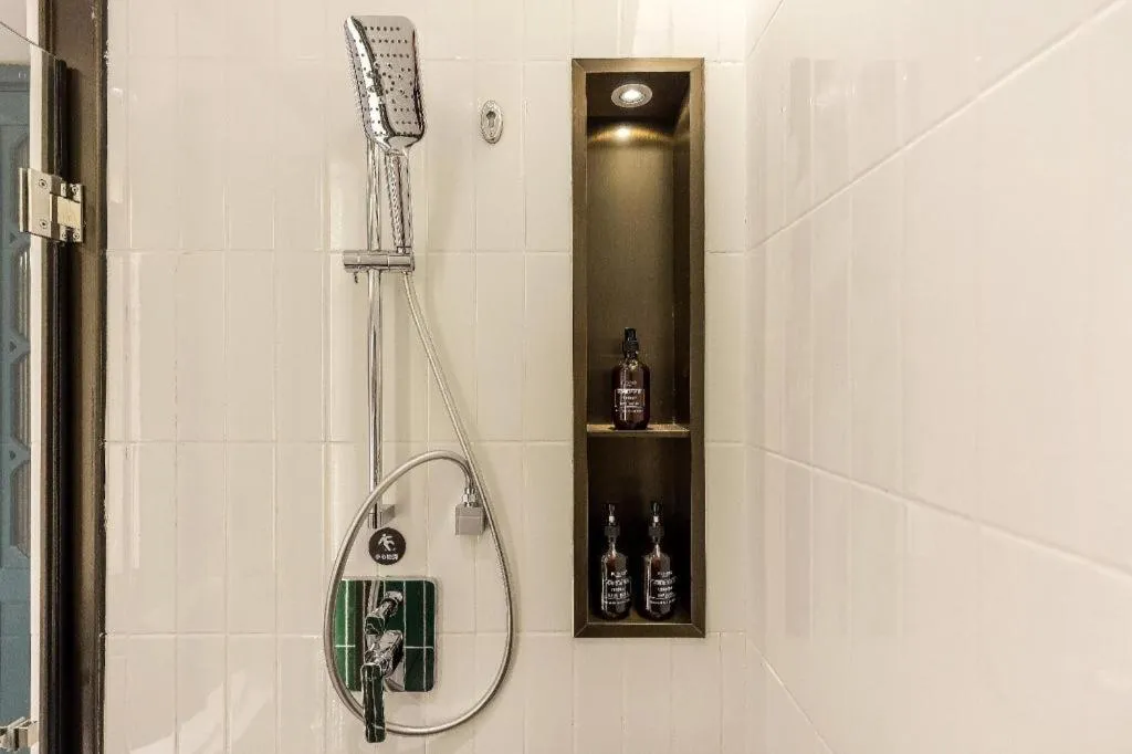 Jinglai Hotel (Shanghai Bund East Nanjing Road pedestrian street )