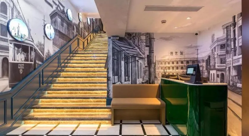 Jinglai Hotel (Shanghai Bund East Nanjing Road pedestrian street )