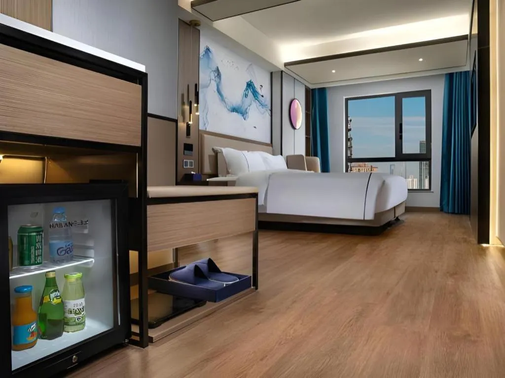 Bed in Jinglai Hotel (Shanghai Bund East Nanjing Road pedestrian street )