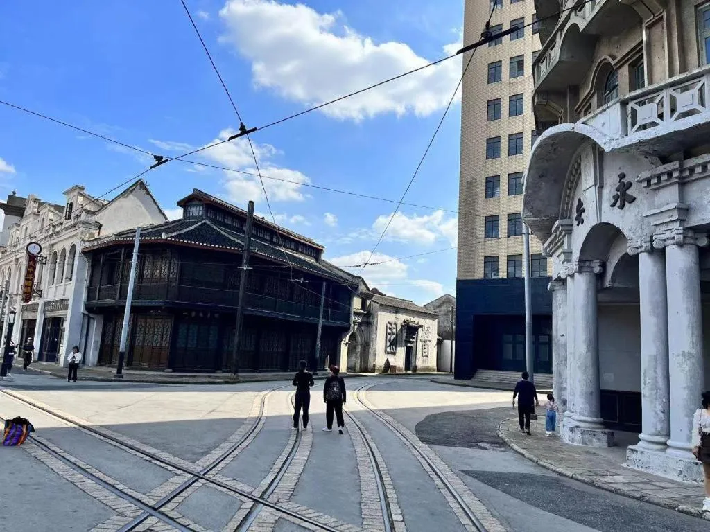 Jinglai Hotel (Shanghai Bund East Nanjing Road pedestrian street )
