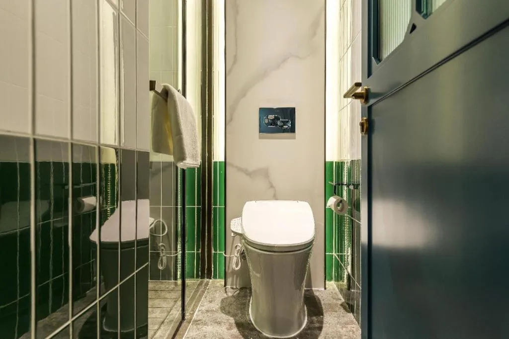 Jinglai Hotel (Shanghai Bund East Nanjing Road pedestrian street )