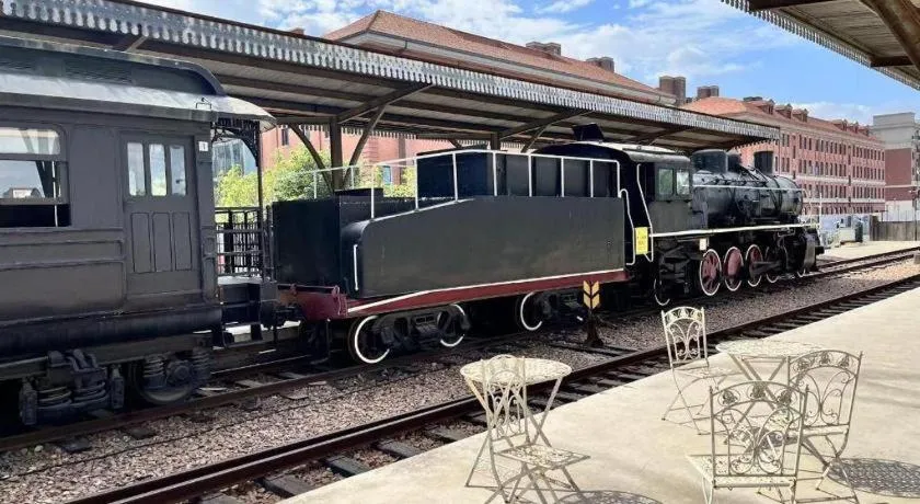 Jinglai Hotel (Shanghai Bund East Nanjing Road pedestrian street )