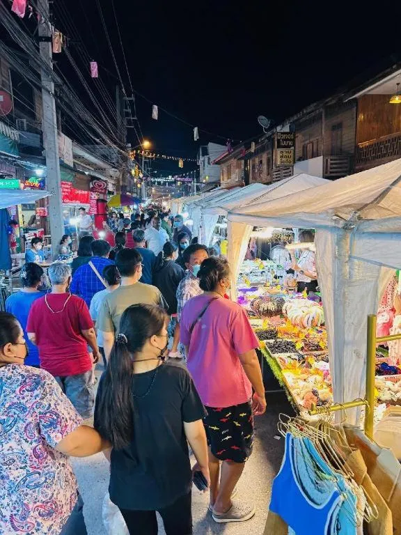 Niwtara Place Lom Sak Hotel