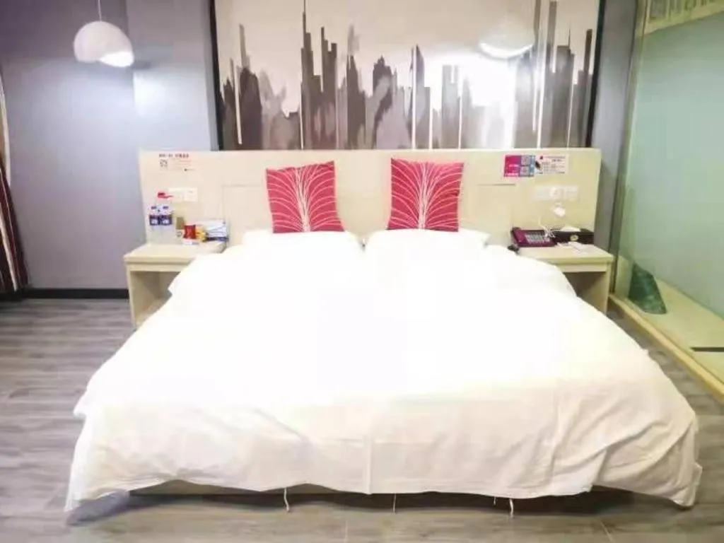 Bed in Thank Hotel Guizhou Longli County Lanban Street Pedestrian Street