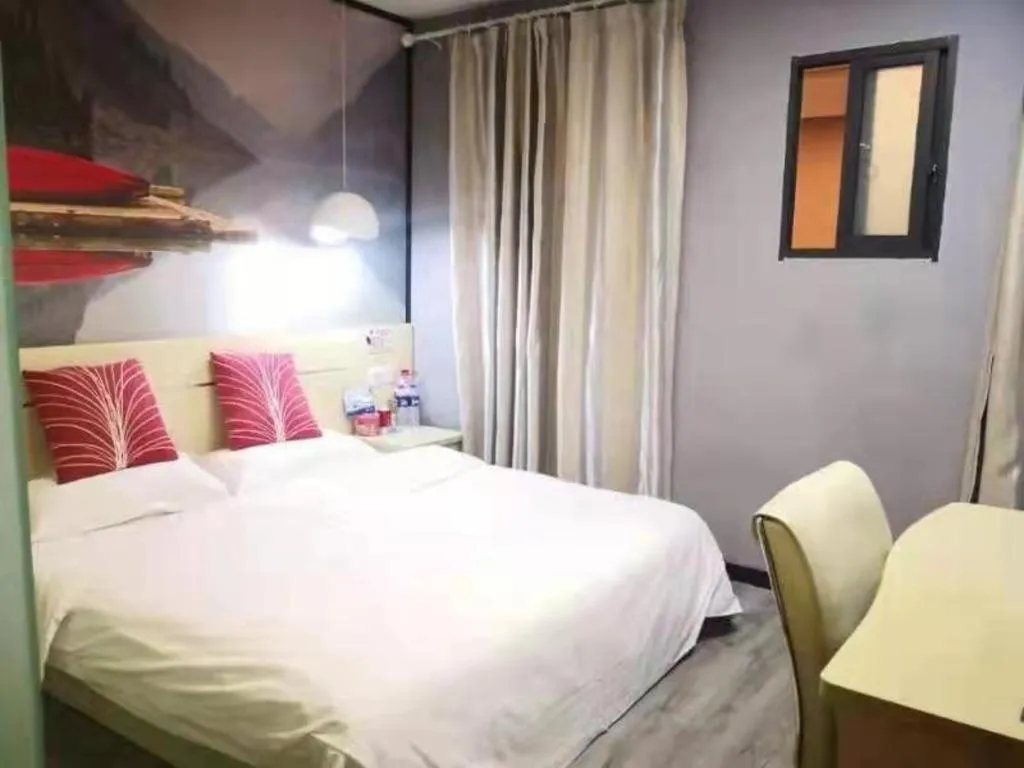 Bed in Thank Hotel Guizhou Longli County Lanban Street Pedestrian Street