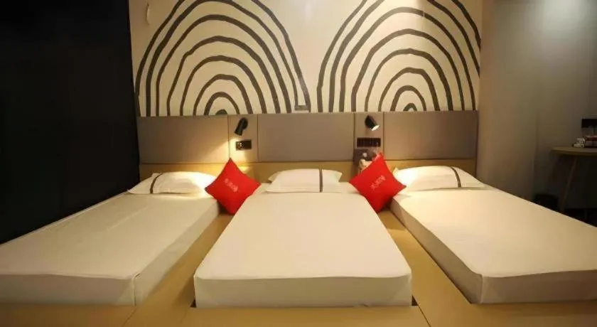 Bed in Thank Hotel Shanxi Lvliang Zhongyang County North Fengcheng Street