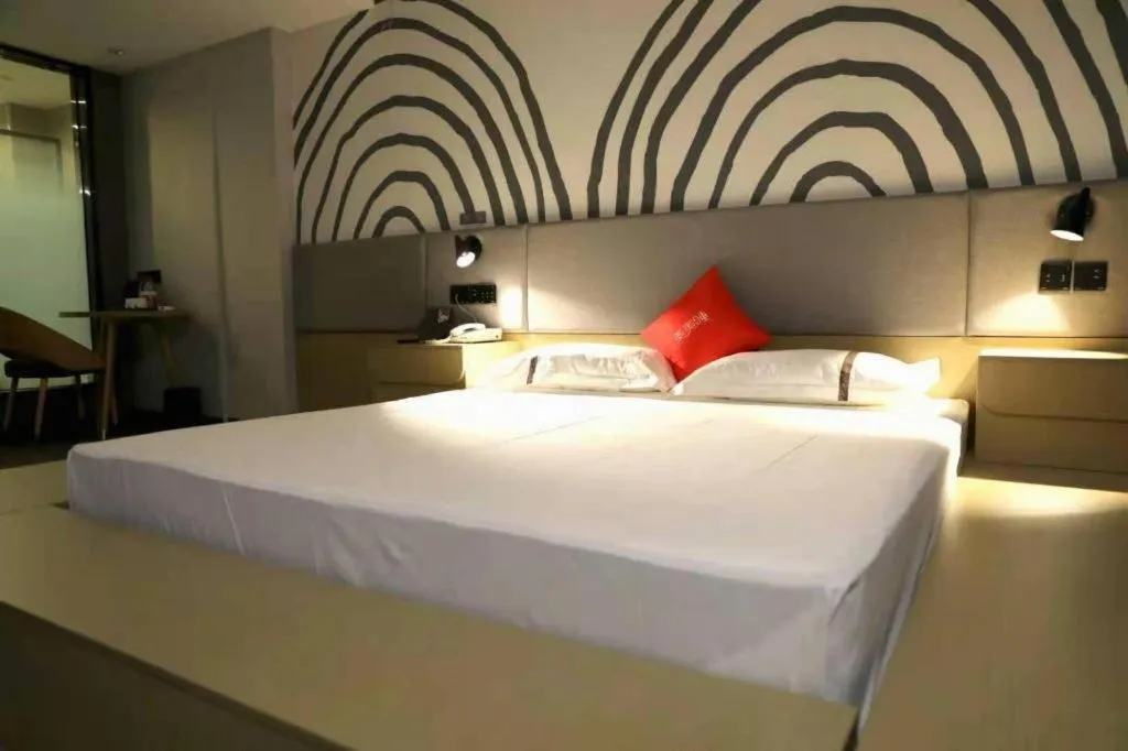 Bed in Thank Hotel Shanxi Lvliang Zhongyang County North Fengcheng Street