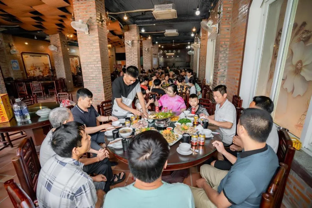 Khách sạn Moonlight Hotel - Mặt biển Hải Tiến