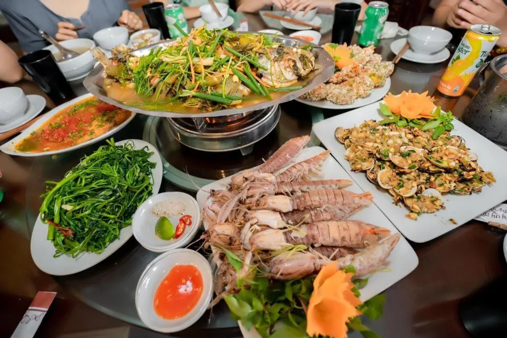 Khách sạn Moonlight Hotel - Mặt biển Hải Tiến