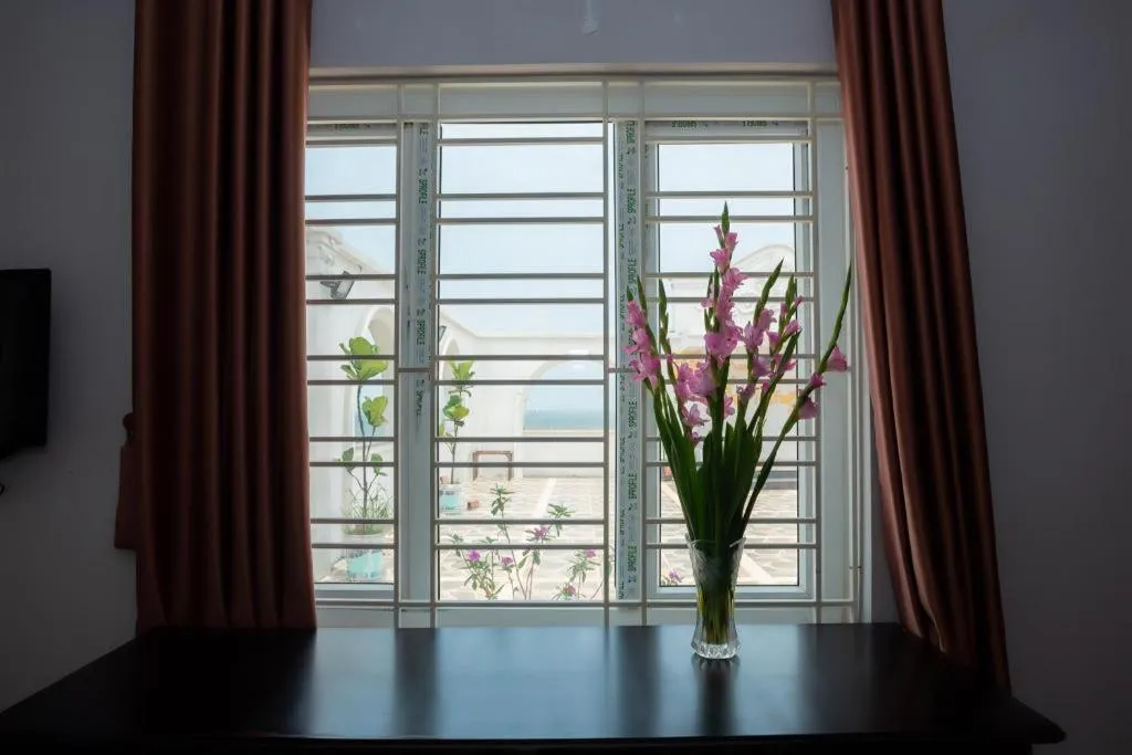 Khách sạn Moonlight Hotel - Mặt biển Hải Tiến