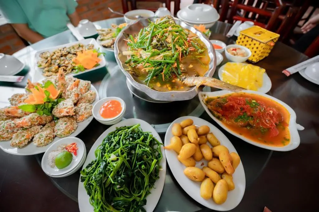 Khách sạn Moonlight Hotel - Mặt biển Hải Tiến