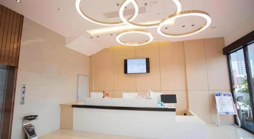 Bed in City Comfort Inn Luzhou Jiangyang District Wancheng International