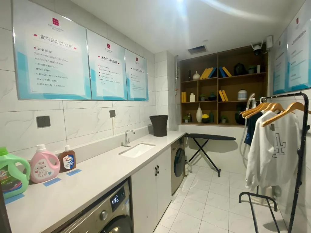 Echarm Hotel Wuhan Wusheng Road Metro Station Cade Square