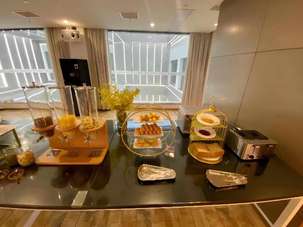 Echarm Hotel Wuhan Wusheng Road Metro Station Cade Square