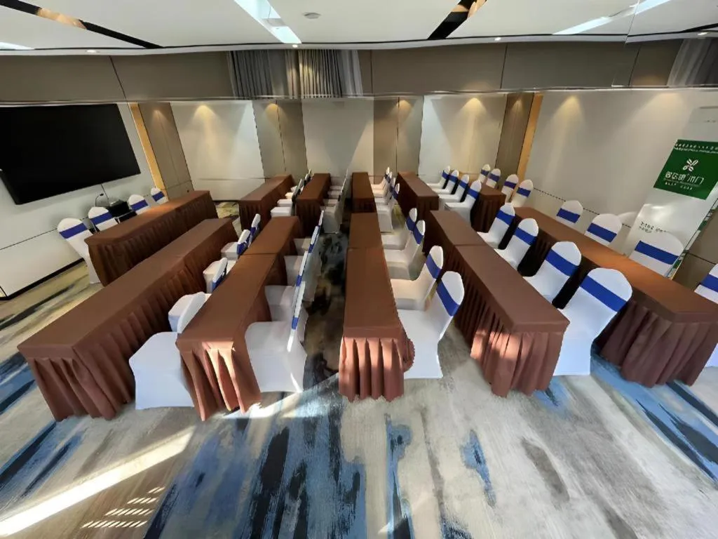 Borrman Hotel Xiantao Wushang Gymnasium