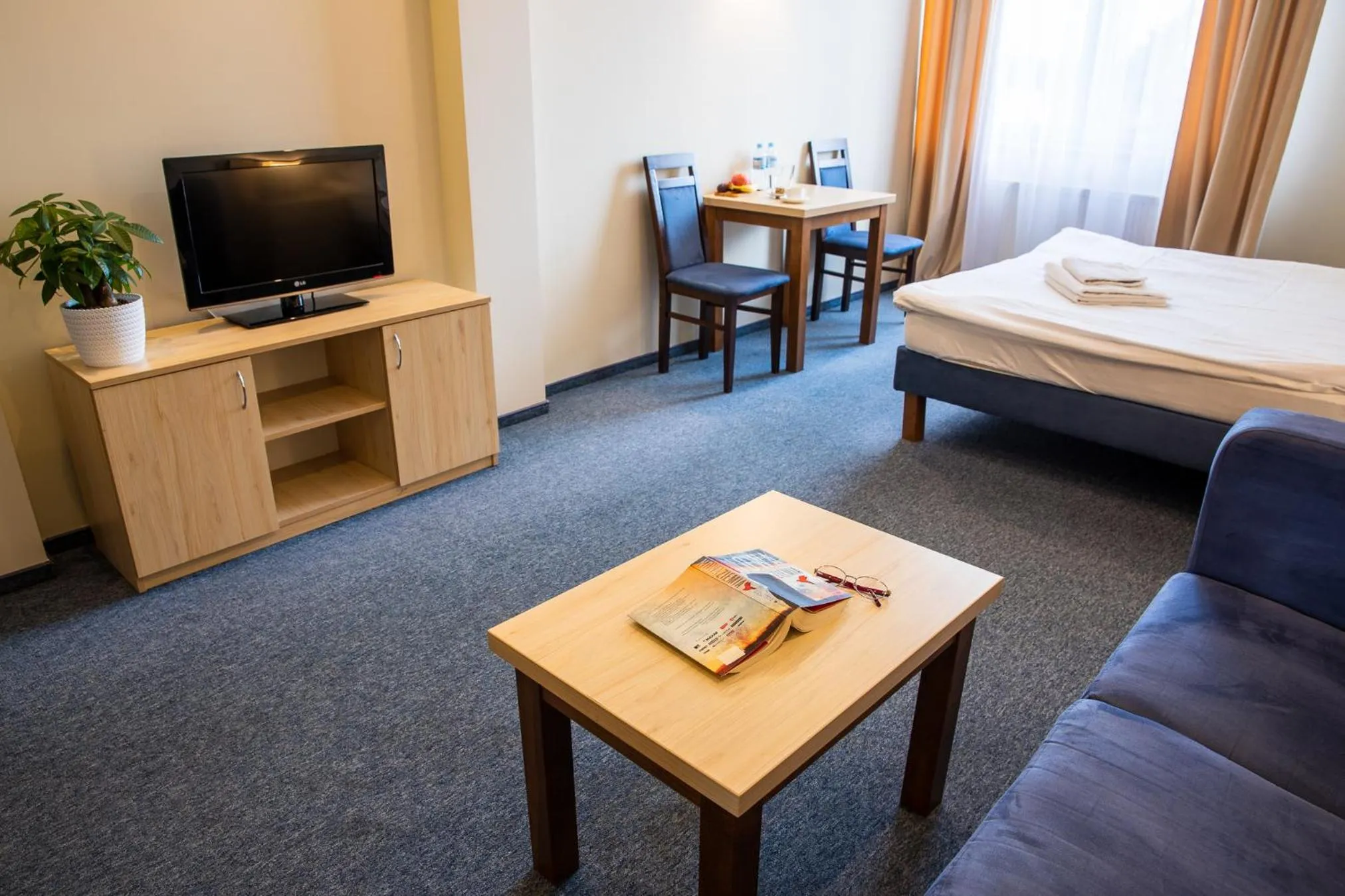 Bed in Hotel Kardamon