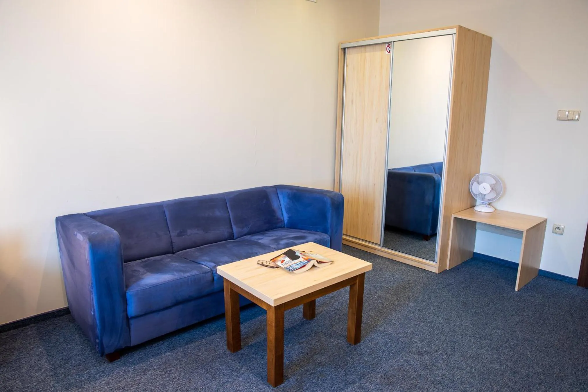 Photo of the whole room in Hotel Kardamon