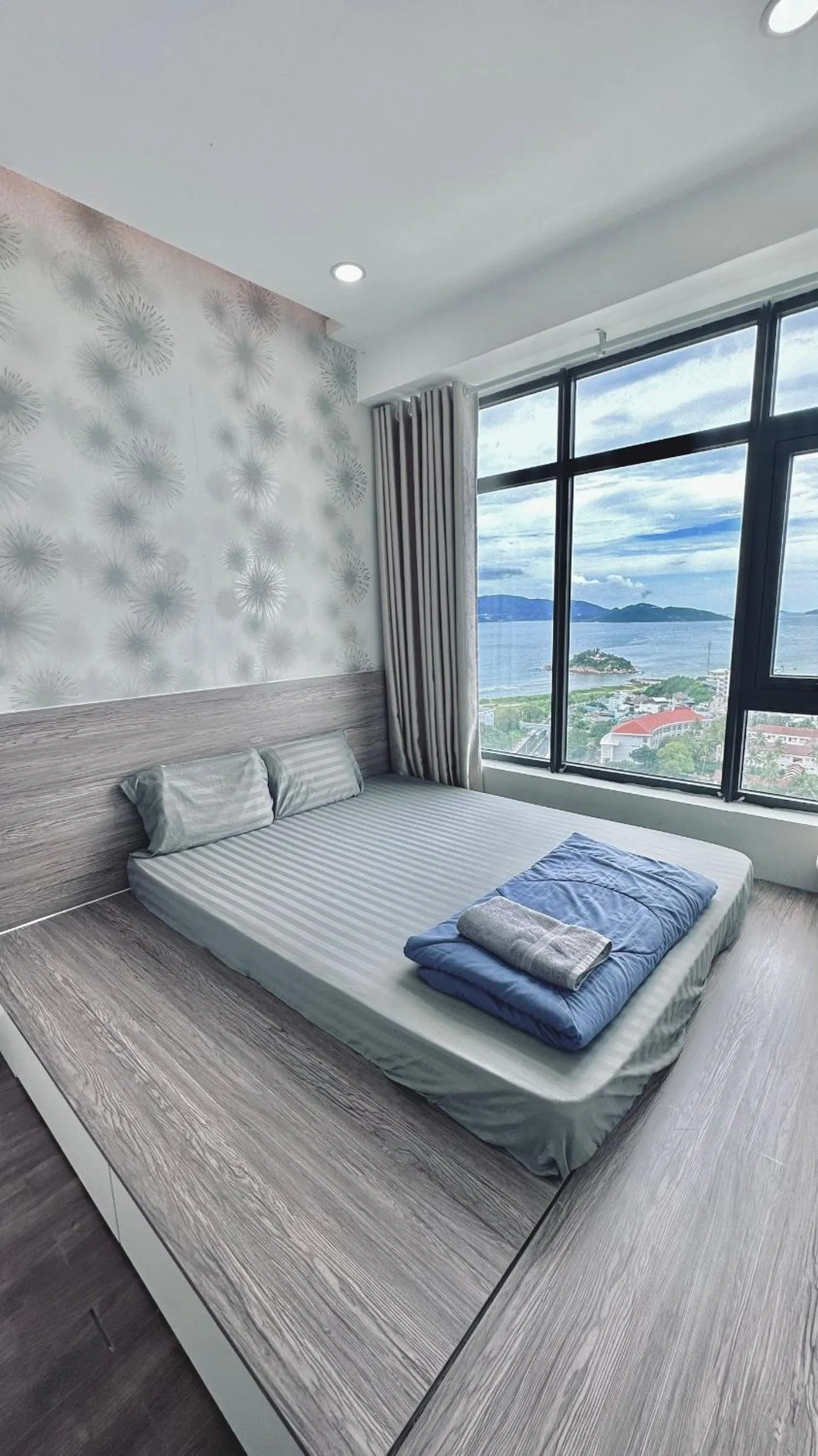 Natural landscape, Bed in Sea Inn - Nha Trang Apartment