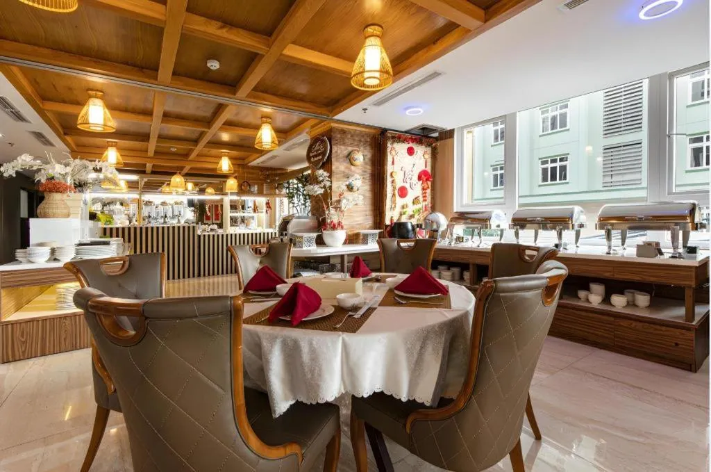 J&B Hotel & Apartment