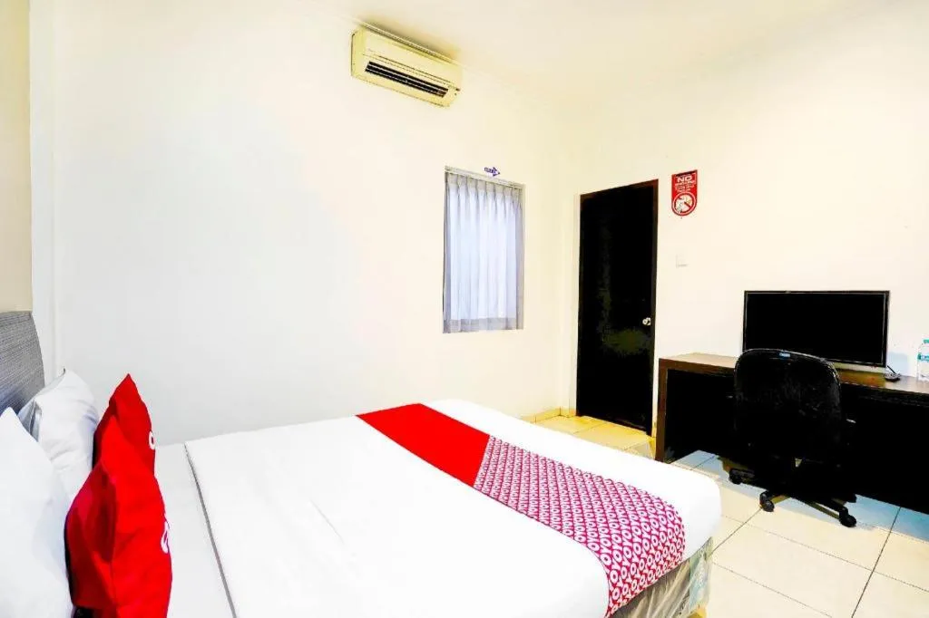 OYO Flagship 91290 Pondok Inap Shofwa 2