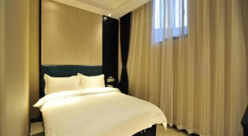 Bed in Super 8 Hotel Guiyang Qianling Park Ruijin North Road