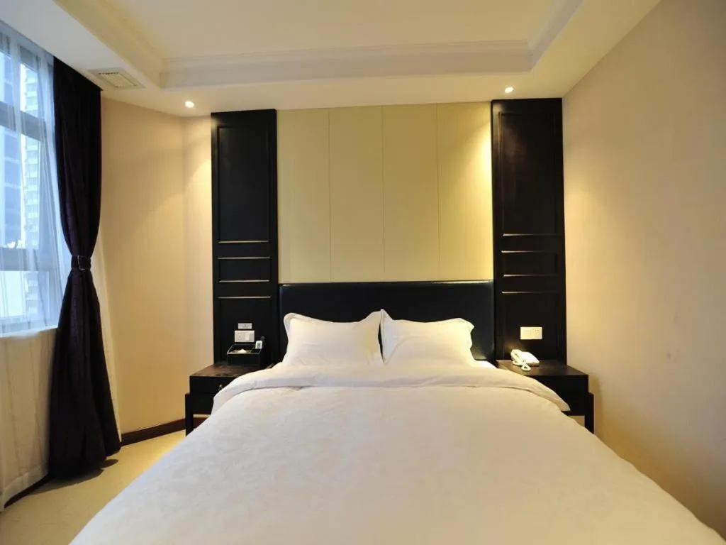 Bed in Super 8 Hotel Guiyang Qianling Park Ruijin North Road